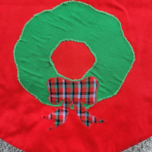 Vintage Handmade Table Runner 57" Long Red Embroidered Christmas Wreath Oval - Picture 4 of 15